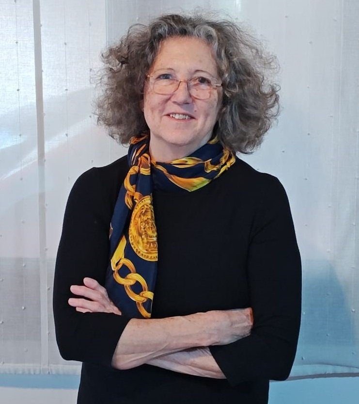 Lic. María Ester Pi de la Serra